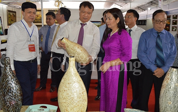 khai mac hoi cho quoc te qua tang hang thu cong my nghe ha noi 2019