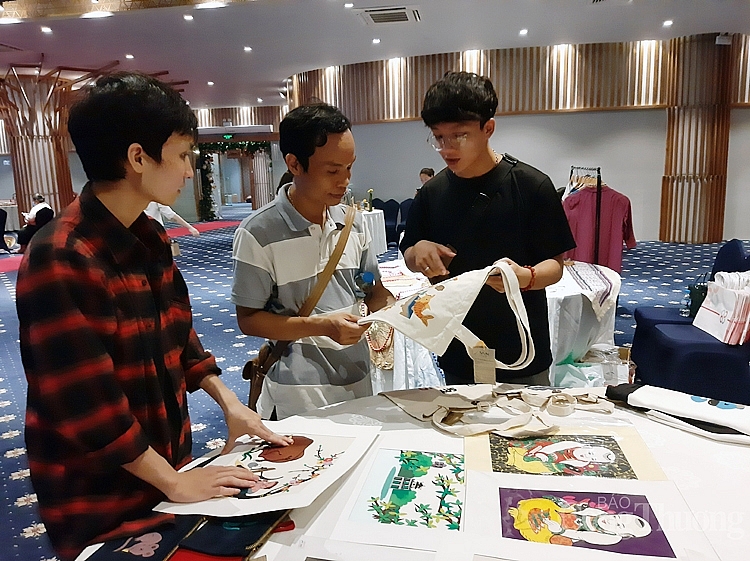 Sản phẩm của cơ sở VỤN ART đạt tiêu chuẩn 4 sao trong chương trình OCOP và được trưng bày, quảng bá bên lề Hội nghị 4130-san-pham-vun-art-trung-bay-quang-ba-ben-le-hoi-nghi