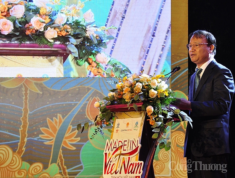 Khai mạc Tuần hàng “Made in Vietnam - Tinh hoa Việt Nam” Khai mạc Tuần hàng “Made in Vietnam Tinh hoa Việt Nam”