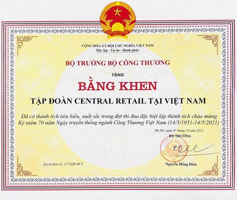 Central Retail nhận Bằng khen của Bộ Công Thương 
