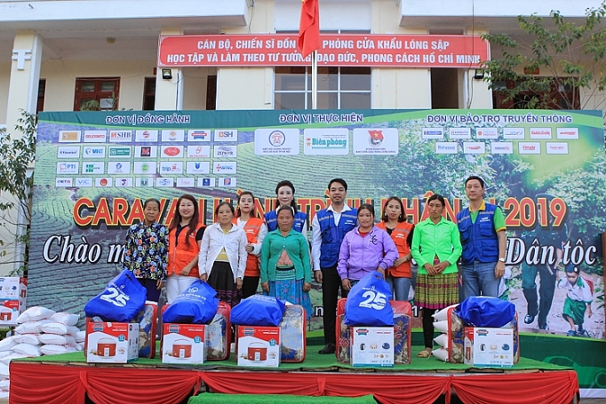 caravan hanh trinh nhan ai lan thu 3 100 trieu dong den voi nhan dan va chien si cua khau long sap