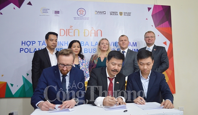 ha noi tao moi truong de doanh nghiep ba lan va viet nam hop tac kinh doanh