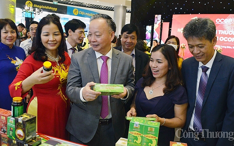 1418-cac-yyi-biyu-tham-quan-gian-hang