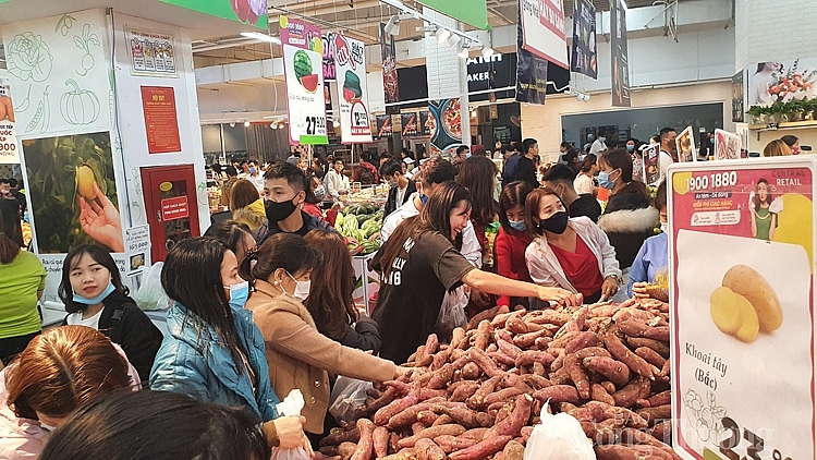 3620-nguoi-tieu-dung-don-co-hoi-khuyen-mai-tai-sieu-thi-big-c-thang-long