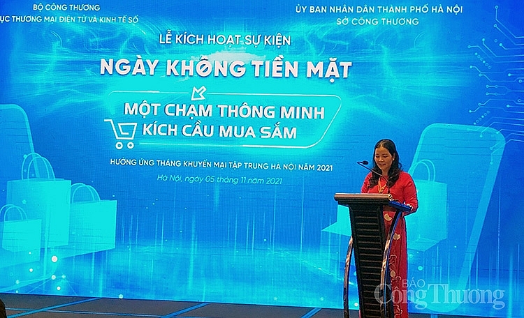 Phát biểu tại Lễ kích hoạt, bà Trần Thị Phương Lan - quyền Giám đốc Sở Công Thương Hà Nội Phát biểu tại Lễ kích hoạt, bà Trần Thị Phương Lan - quyền Giám đốc Sở Công Thương Hà Nội