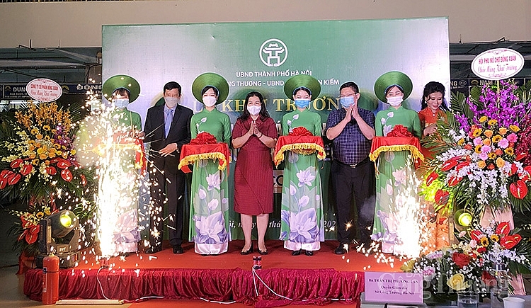 khai trương Điểm giới thiệu và bán sản phẩm OCOP trên địa bàn quận Hoàn Kiếm khai trương Điểm giới thiệu và bán sản phẩm OCOP trên địa bàn quận Hoàn Kiếm