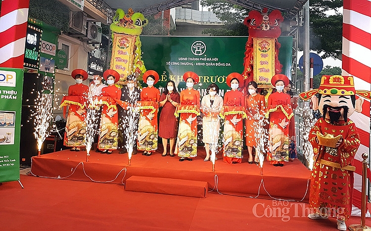 khai trương Điểm giới thiệu và bán sản phẩm OCOP trên địa bàn quận Đống Đa khai trương Điểm giới thiệu và bán sản phẩm OCOP trên địa bàn quận Đống Đa