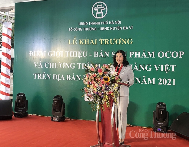 Bà Trần Thị Phương Lan- quyền Giám đốc Sở Công Thương Hà Nội phát biểu tại Lễ khai trương