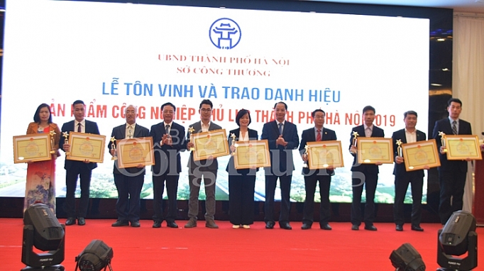 ha noi ton vinh 30 san pham duoc cong nhan la san pham cong nghiep chu luc thanh pho nam 2019