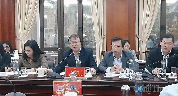 Thứ trưởng Bộ Công Thương Đỗ Thắng Hải (thứ 2 từ trái sang) phát biểu tại buổi làm việc 2735-thu-truong-do-thang-hai