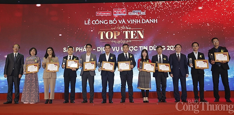 Công bố  sản và vinh doanh Top Ten sản phẩm, dịch vụ được tin dùng 2020 1735-tin-dung6-top10