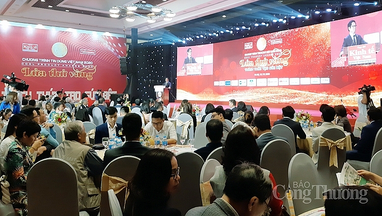 Toàn cảnh Chương trình Tin dùng Việt Nam năm 2020 1738-toan-canh-dien-dan