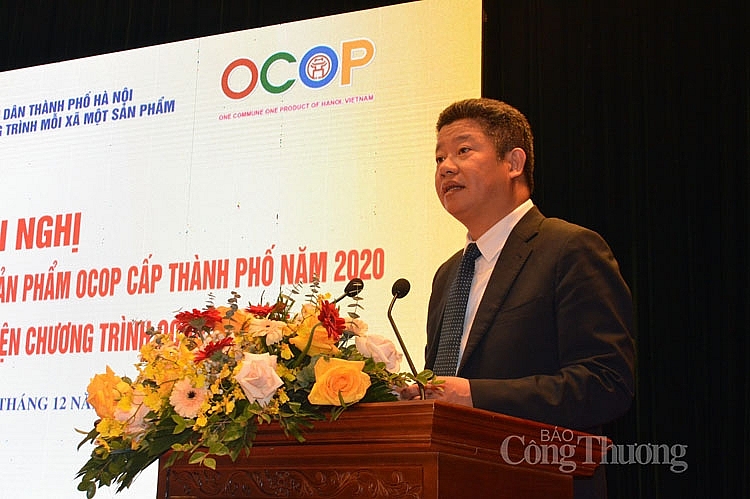 0618-pho-chu-tich-ubnd-tp-hn-phat-bieu-tai-hoi-nghi