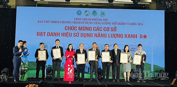Trao danh hiệu cho cơ sở, công trình xây dựng sử dụng năng lượng xanh năm 2021 đat 5 sao