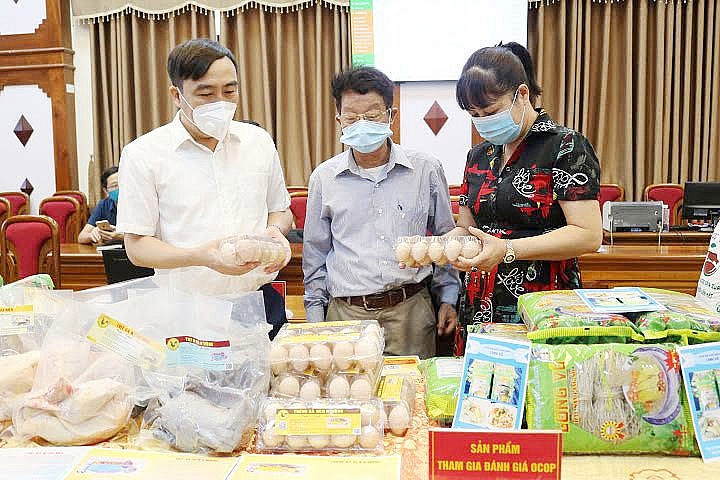 UBND huyện Quốc Oai tổ chức đánh giá, phân hạng sản phẩm trong Chương trình mỗi xã một sản phẩm (OCOP) năm 2021.