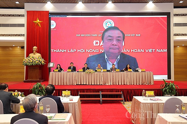 Ông Lê Minh Hoan - Bộ trưởng Bộ NN&PTNT phát biểu trực tuyến tại đầu cầu Tây Nguyên