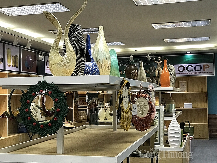 Sản phẩm trưng bày tại triển lãm Sản phẩm trưng bày tại triển lãm