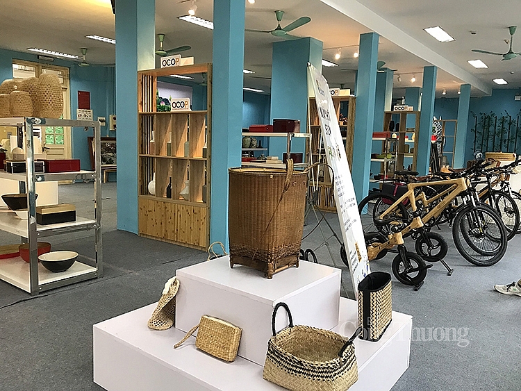 Các sản phẩm trưng bày tại triển lãm Các sản phẩm trưng bày tại triển lãm