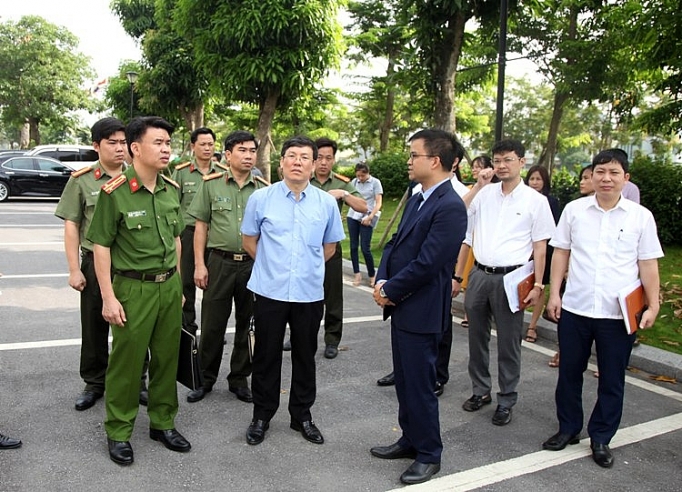 Vĩnh Phúc: Tạo thuận lợi cho chuyên gia nước ngoài đến làm việc vinh phuc tao thuan loi cho chuyen gia nuoc ngoai den lam viec