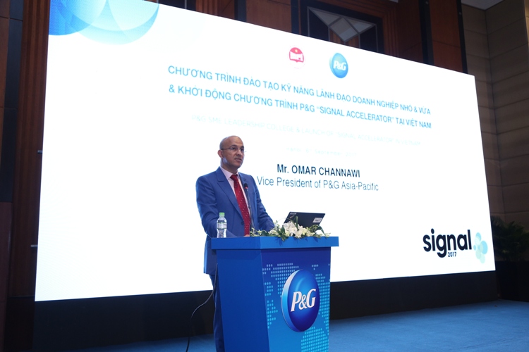 Ông Omar Channawi- Phó Chủ tịch P&G khu vực Châu Á Thái Bình Dương phát biểu tại hội thảo