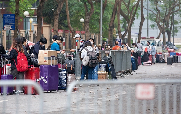 undefined 5749-ynh-2-oi