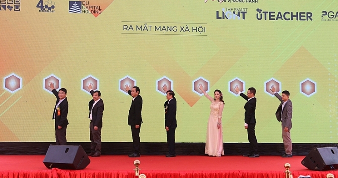 ra mat mang xa hoi dayhocnetvn