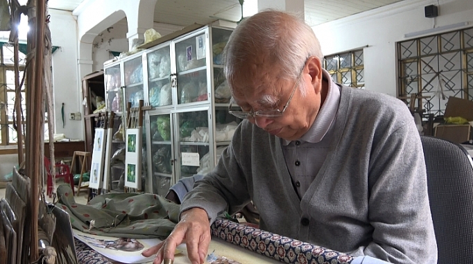 Người truyền thần qua đường kim, mũi chỉ nguoi truyen than qua duong kim mui chi