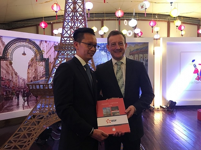 ra mat an pham dac biet ky niem quan he viet nam phap