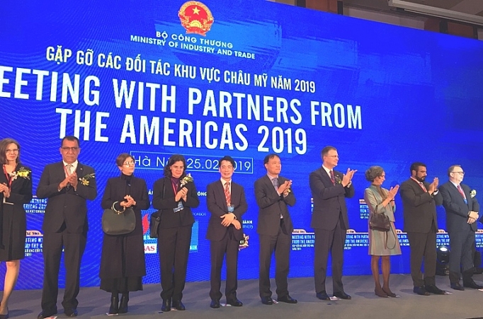 Tìm hướng đầu tư mới với khu vực châu Mỹ tim huong dau tu moi voi khu vuc chau my
