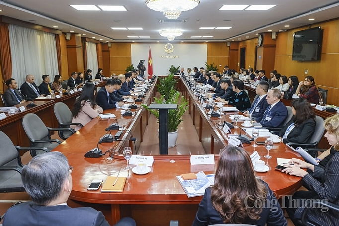 Doanh nghiệp Hoa Kỳ tin tưởng vào môi trường kinh doanh Việt Nam viet nam luon tao dieu kien tot nhat cho cac doanh nghiep hoa ky