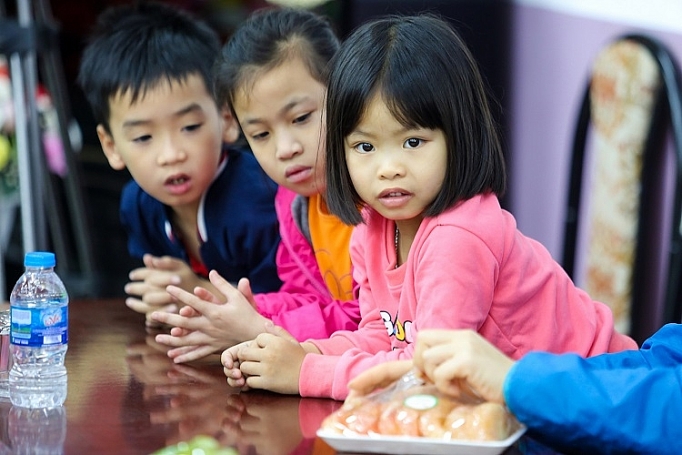 taiwan excellence tang qua cho lang tre em sos ha noi