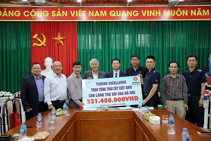 taiwan excellence tang qua cho lang tre em sos ha noi