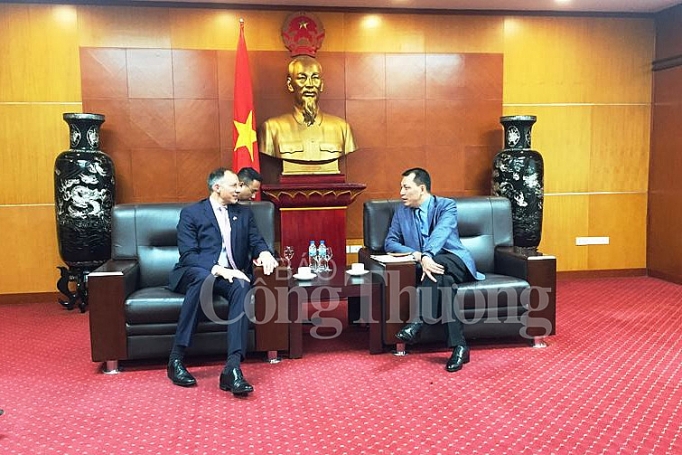 my tap trung vao quan he doi tac voi viet nam trong linh vuc nang luong