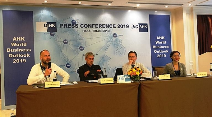 viet nam tiep tuc la diem den dau tu cua doanh nghiep duc