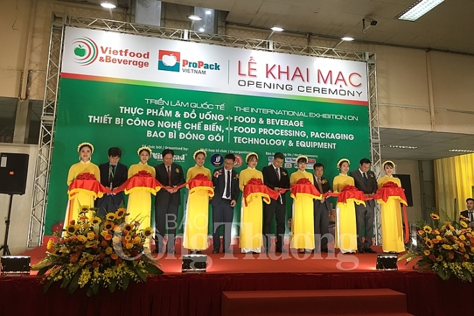 250 doanh nghiep quy tu tai trien lam chuyen nganh thuc pham va do uong tai ha noi