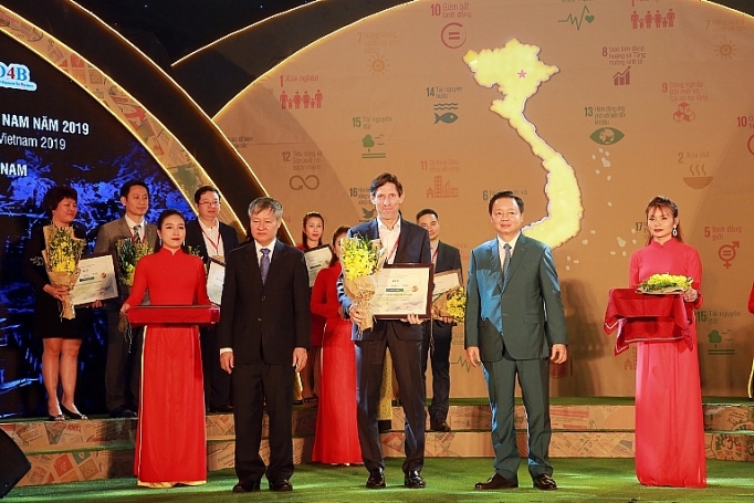 tetra pak duoc vinh danh top 10 doanh nghiep ben vung nganh san xuat