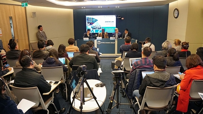 kinh te viet nam tang truong vung nhung van tiem an rui ro