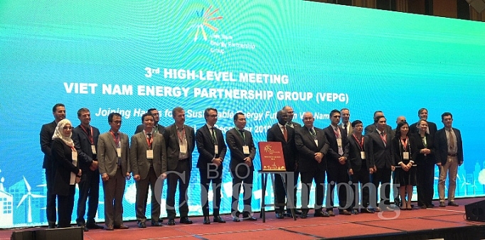 tao co che hop tac hieu qua de phat trien nang luong ben vung