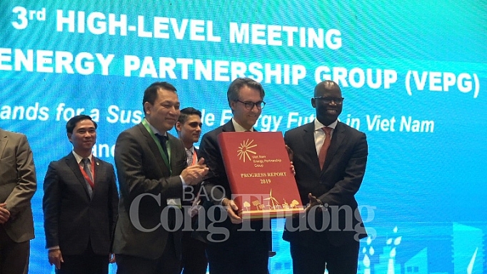 tao co che hop tac hieu qua de phat trien nang luong ben vung