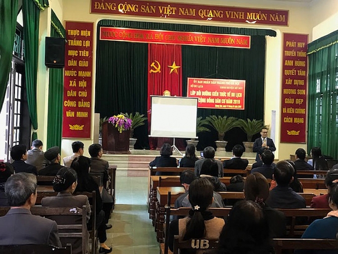 ha noi tang cuong kien thuc ve du lich cong dong truoc mua le hoi chua huong 2019