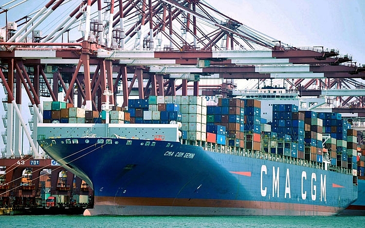 Mua sắm trực tuyến bùng nổ khiến chi phí vận chuyển toàn cầu tăng vọt