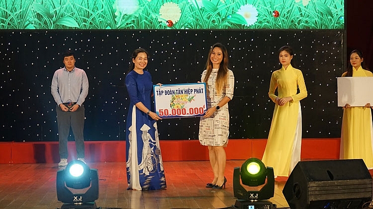 Tân Hiệp Phát chung tay mang Xuân yêu thương đến hàng ngàn trẻ em khó khăn tỉnh Bình Dương