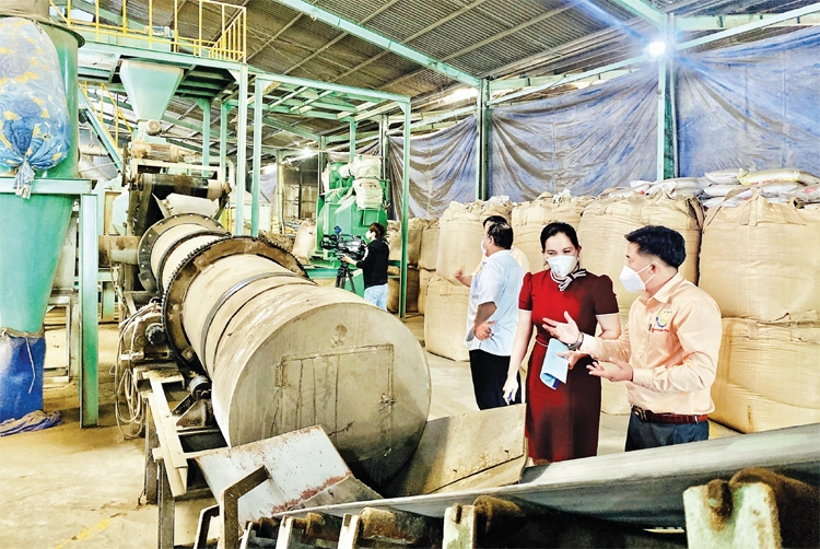 Công Thương địa phương: Ưu tiên nguồn lực khôi phục sản xuất Công Thương địa phương: Ưu tiên nguồn lực khôi phục sản xuất