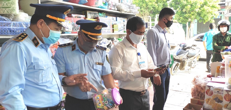 Thị trường bánh kẹo Tết: Nỗi lo hàng kém chất lượng Thị trường bánh kẹo Tết: Nỗi lo hàng kém chất lượng