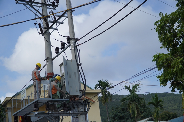 PC Quảng Ninh: Thích ứng linh hoạt, đảm bảo cung cấp điện ổn định trong mùa dịch PC Quảng Ninh: Thích ứng linh hoạt, đảm bảo cung cấp điện ổn định trong mùa dịch