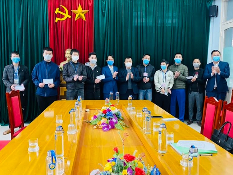 Than Quang Hanh hỗ trợ học sinh nghề mỏ Than Quang Hanh hỗ trợ học sinh nghề mỏ