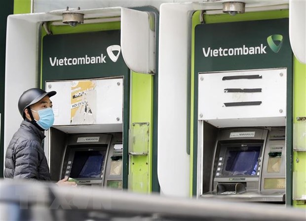 Can Tet, ATM vang khach trong khi app ngan hang 