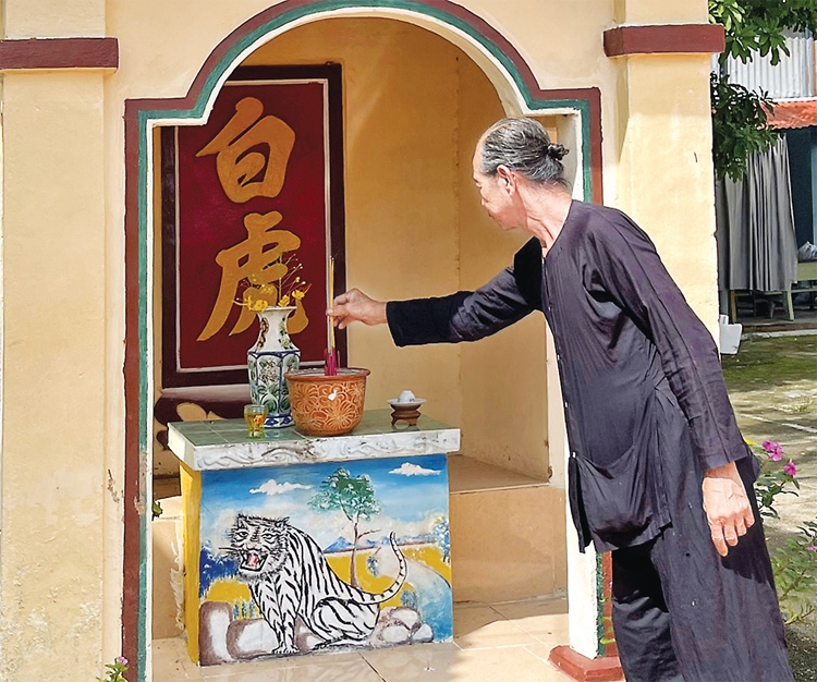 Tín ngưỡng thờ hổ của người dân Nam Bộ Tín ngưỡng thờ hổ của người dân Nam Bộ