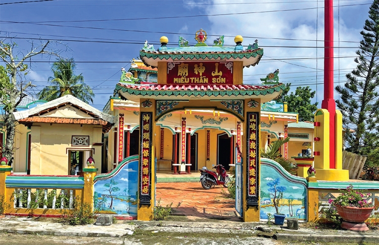 Tín ngưỡng thờ hổ của người dân Nam Bộ Tín ngưỡng thờ hổ của người dân Nam Bộ