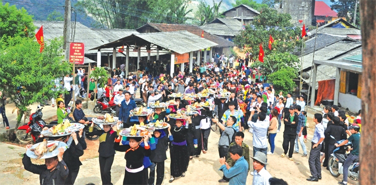 Đi chợ phiên thời 4.0